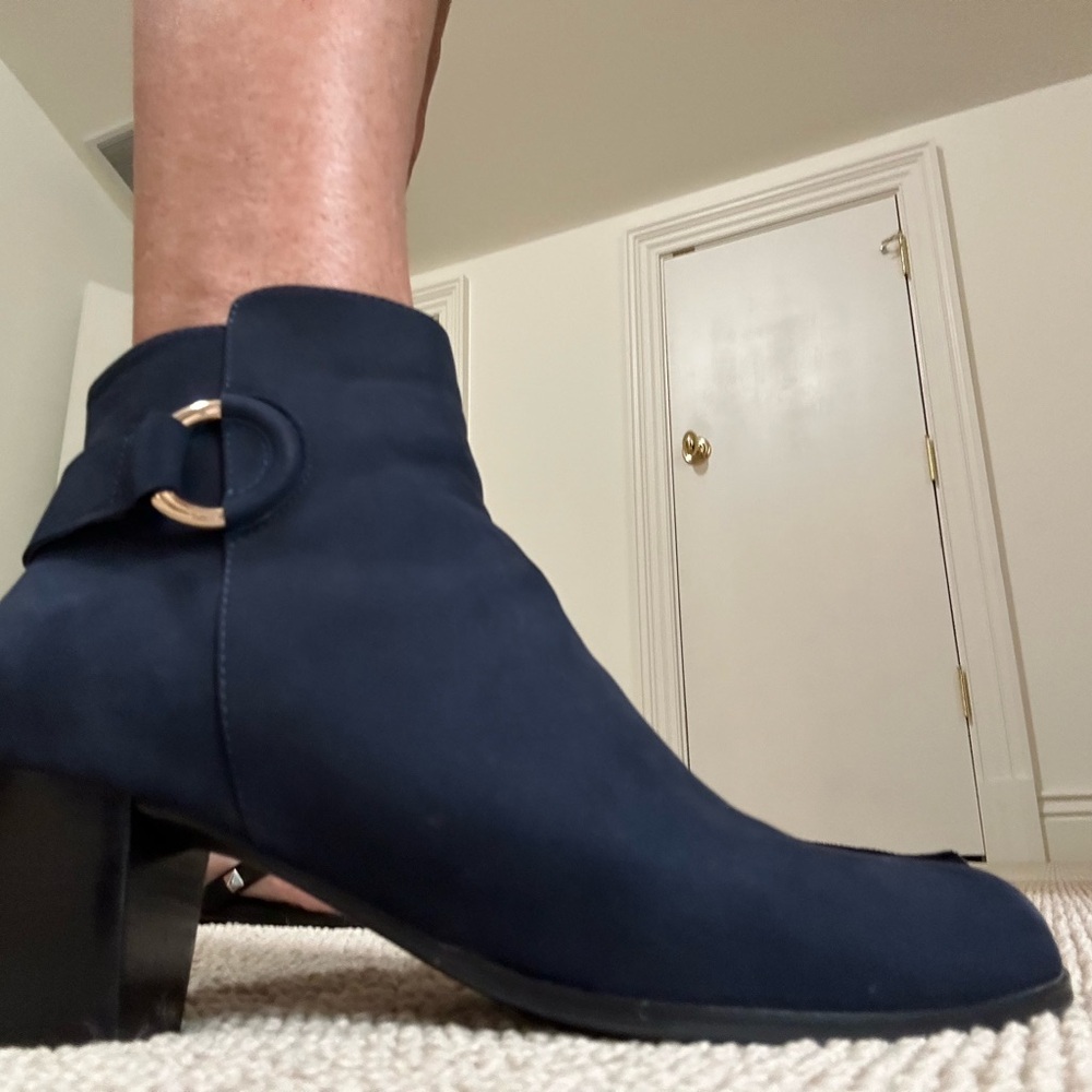 Cole Haan women’s navy blue, sueee bootie